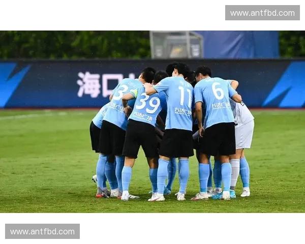 大连万达足球队辉煌崛起之路与中国职业联赛发展历程探索