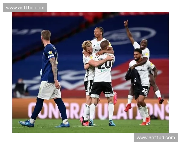 今日美国足球联赛焦点战全面打响群星竞逐冠军荣耀之夜